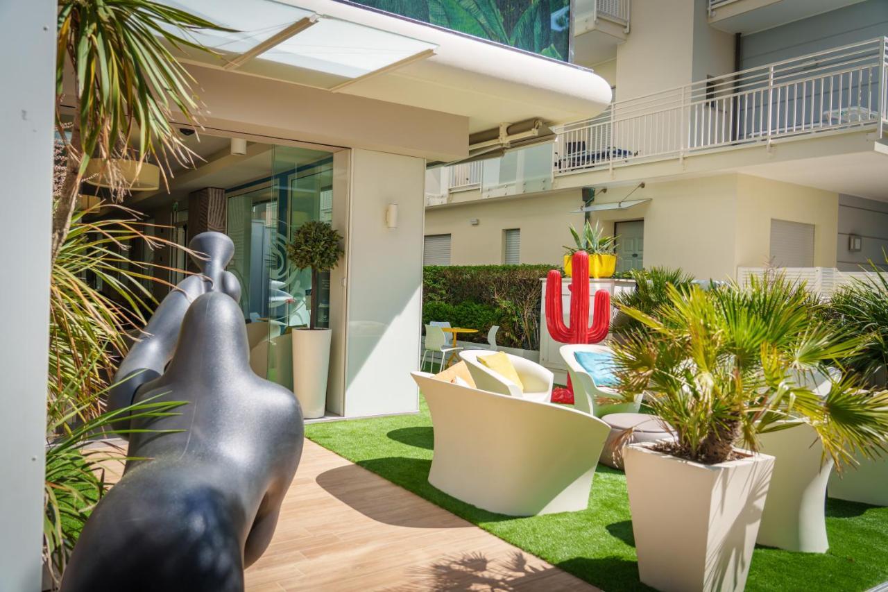 Design Hotel Astra B&B มิซาโน อาดรีอาติโก ภายนอก รูปภาพ