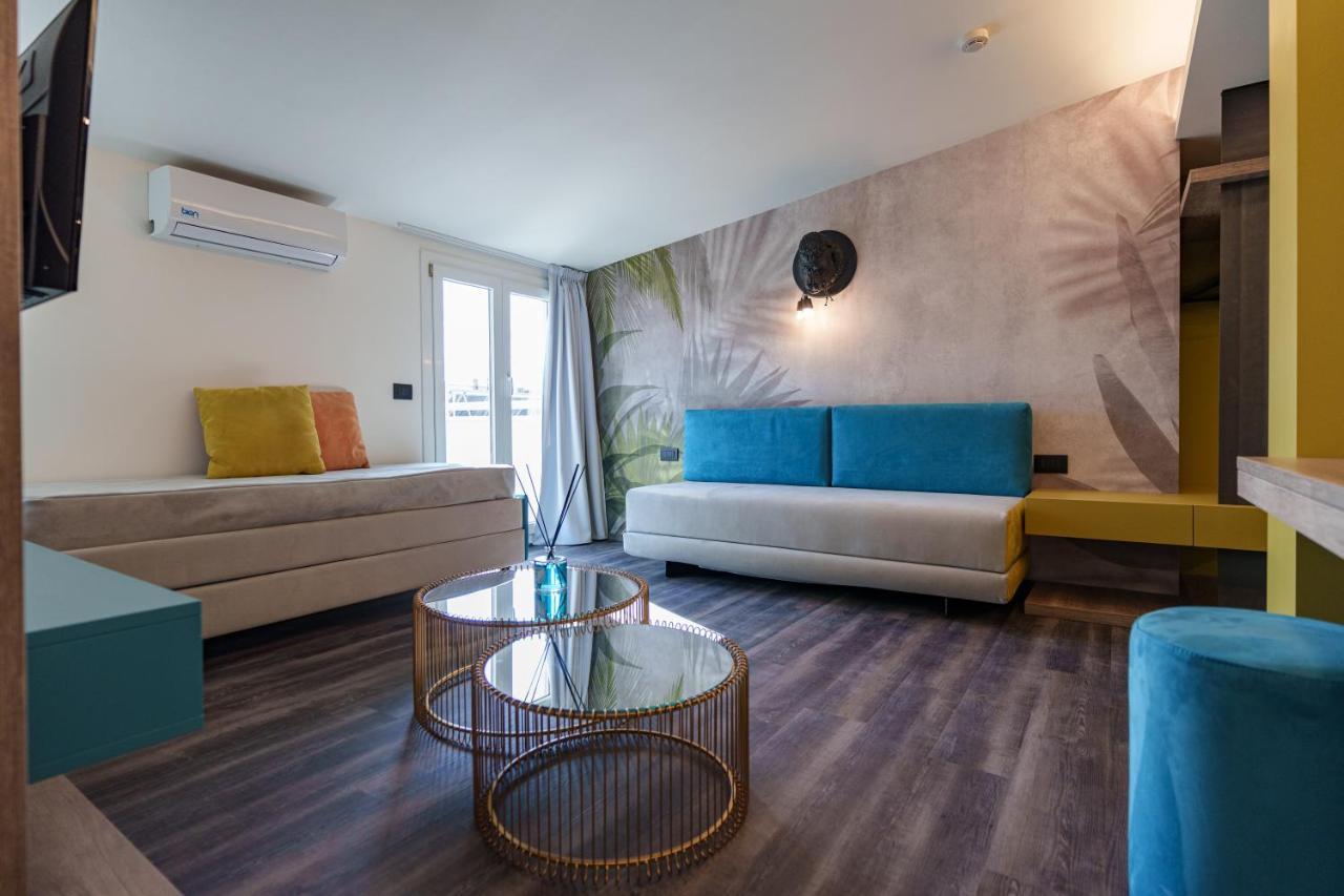 Design Hotel Astra B&B มิซาโน อาดรีอาติโก ภายนอก รูปภาพ